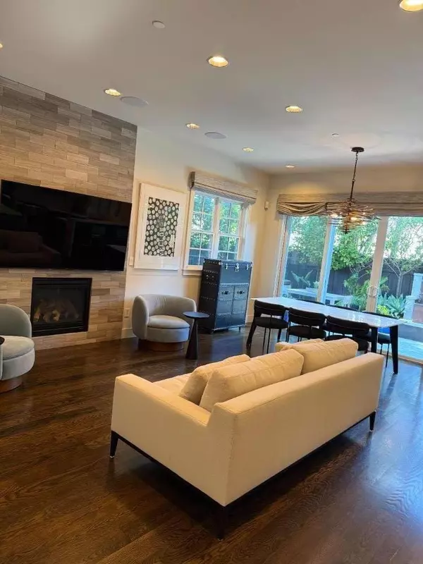 1332 Hoover ST, Menlo Park, CA 94025
