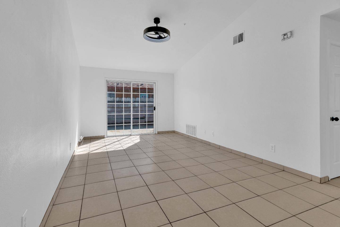 Greenfield, CA 93927,1201 Morris AVE
