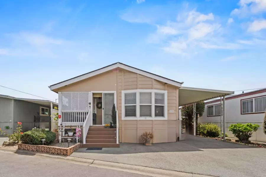 55 San Juan Grade RD 100, Salinas, CA 93906