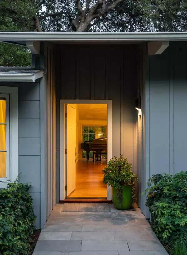 Atherton, CA 94027,343 Lloyden Park LN