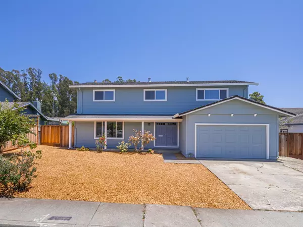 Capitola, CA 95010,917 Sir Francis AVE