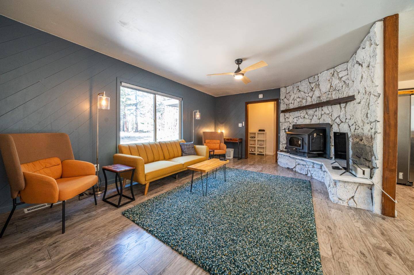 South Lake Tahoe, CA 96150,941 Sunset DR