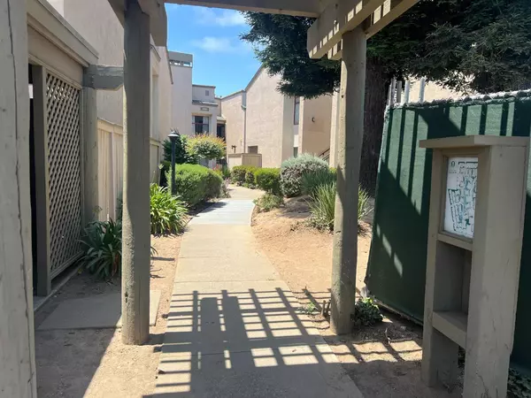 Salinas, CA 93906,2412 N Main ST C