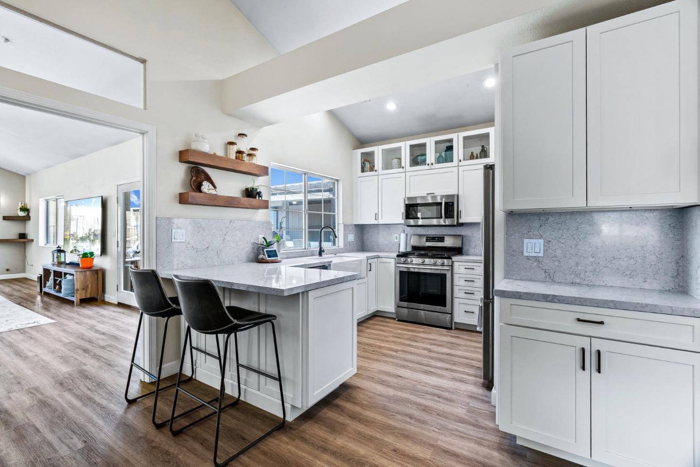 Salinas, CA 93908,26446 Honor LN