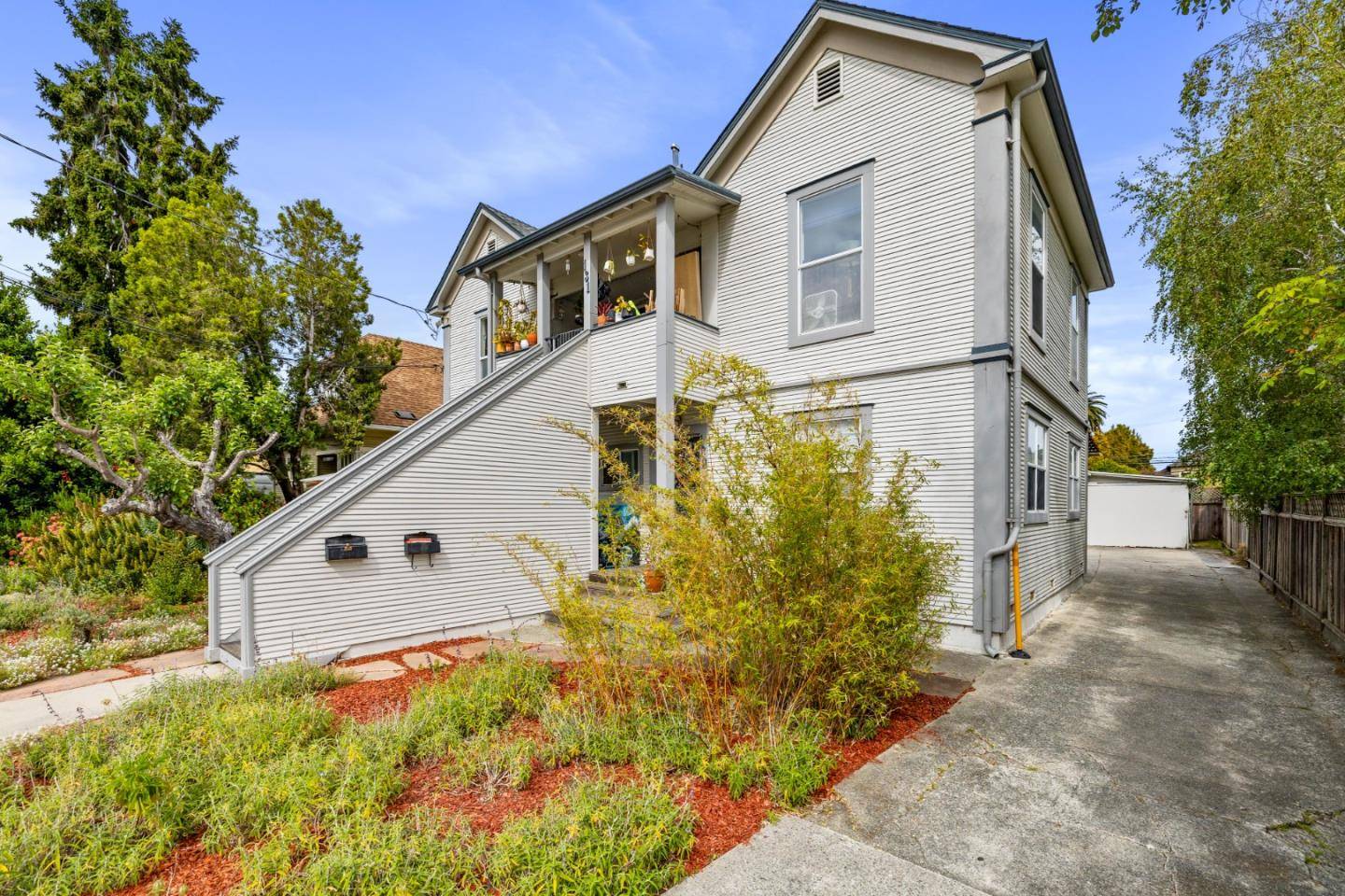 Santa Cruz, CA 95062,129 Sunnyside AVE