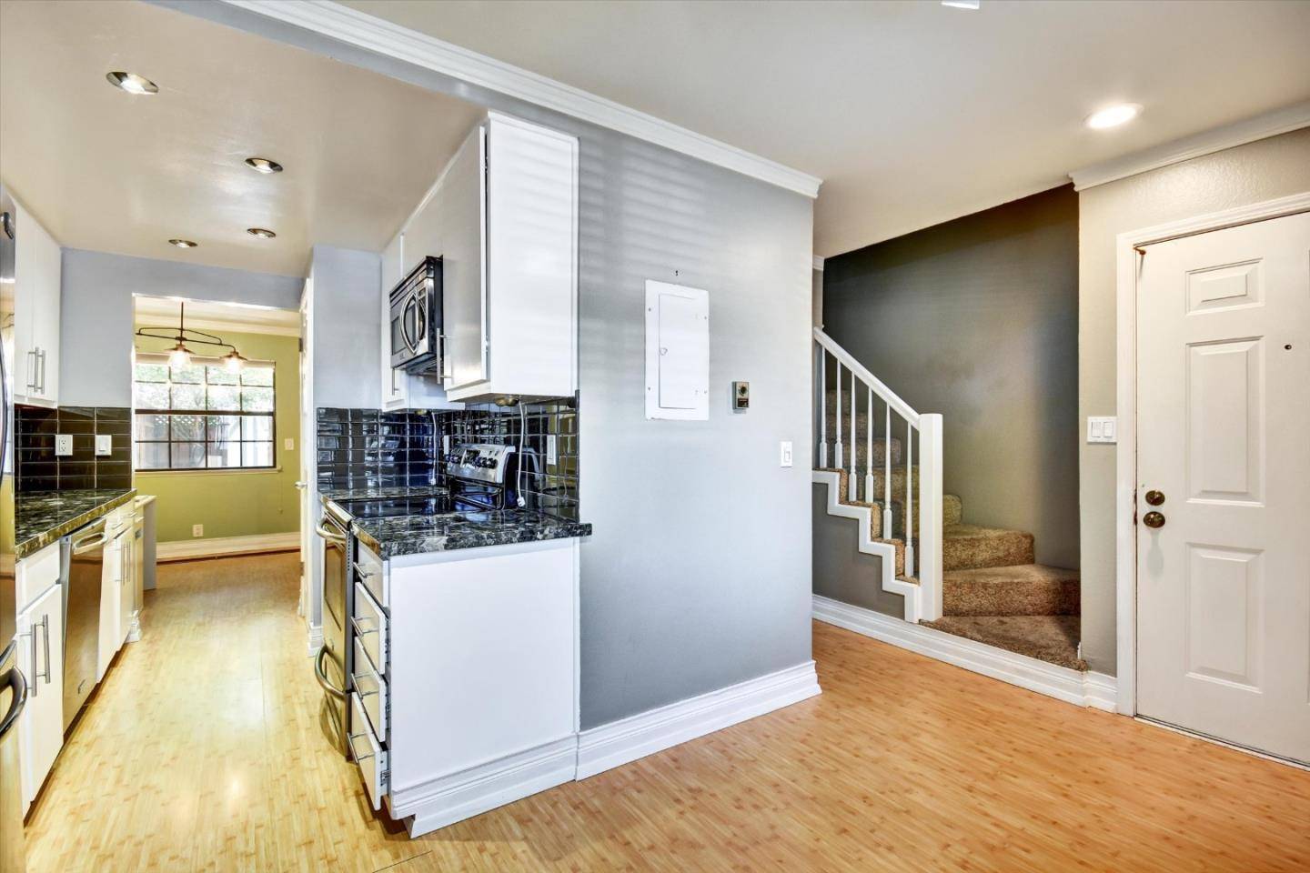 Mountain View, CA 94043,175 Evandale AVE 2