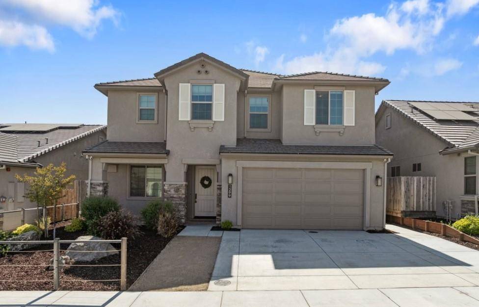 1299 Wildrose DR, Hollister, CA 95023