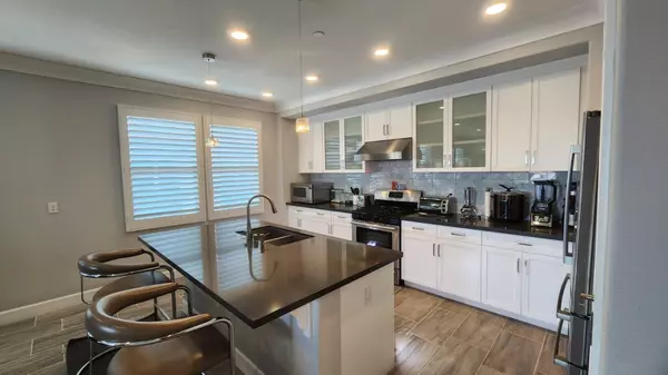 San Jose, CA 95131,1068 Bigleaf PL 402