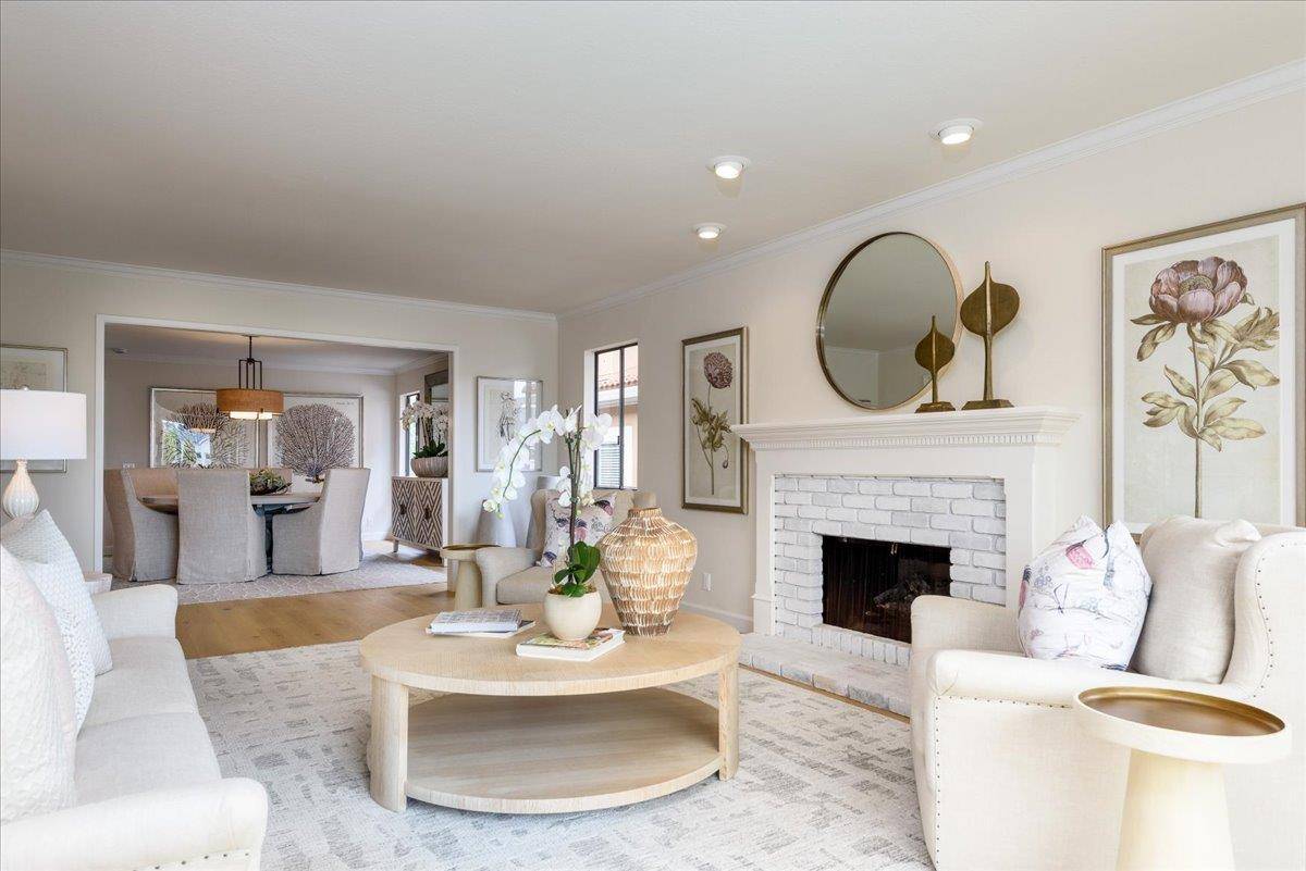 Half Moon Bay, CA 94019,733 Arroyo Leon DR
