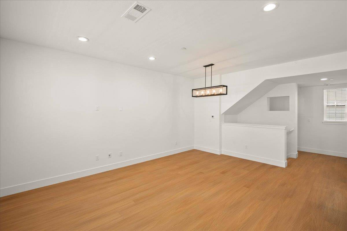 Sunnyvale, CA 94086,224 Carroll ST 6