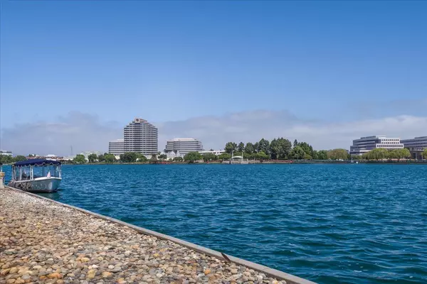 Foster City, CA 94404,933 Lido LN