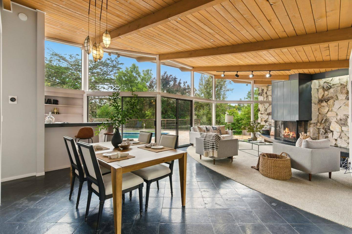 Castro Valley, CA 94546,18009 Laird CT