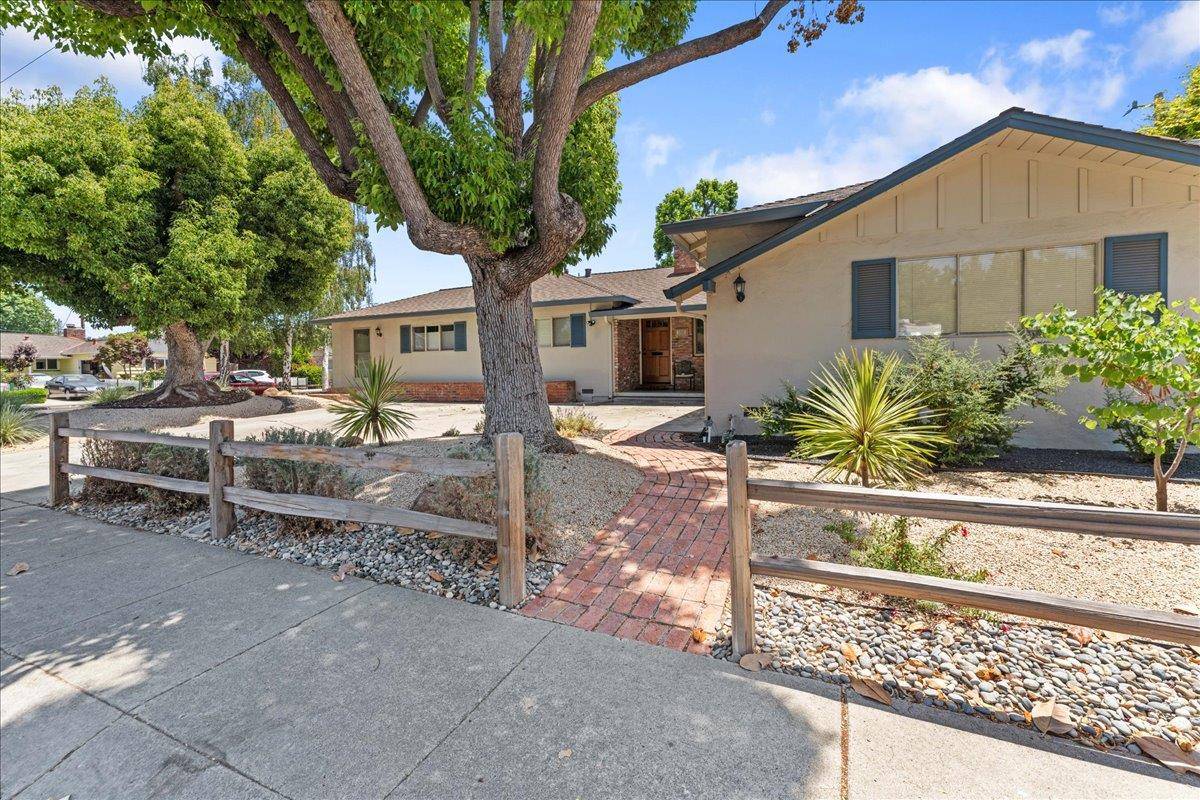 1300 Patio DR, Campbell, CA 95008