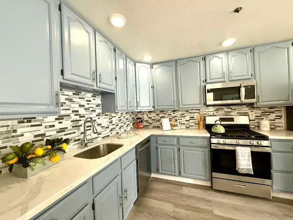 Daly City, CA 94014,900 Hillside BLVD