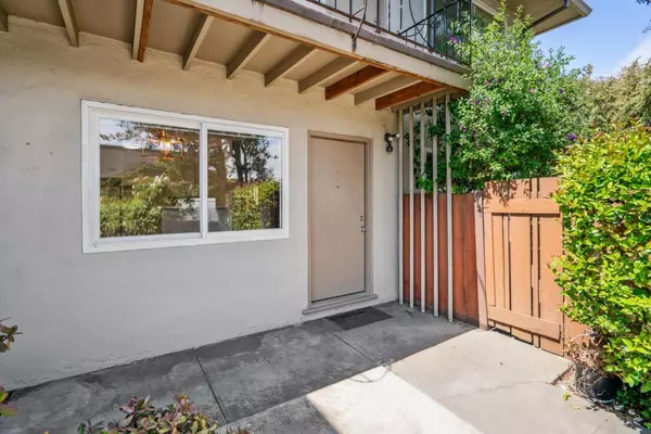 Burlingame, CA 94010,900 Toyon DR