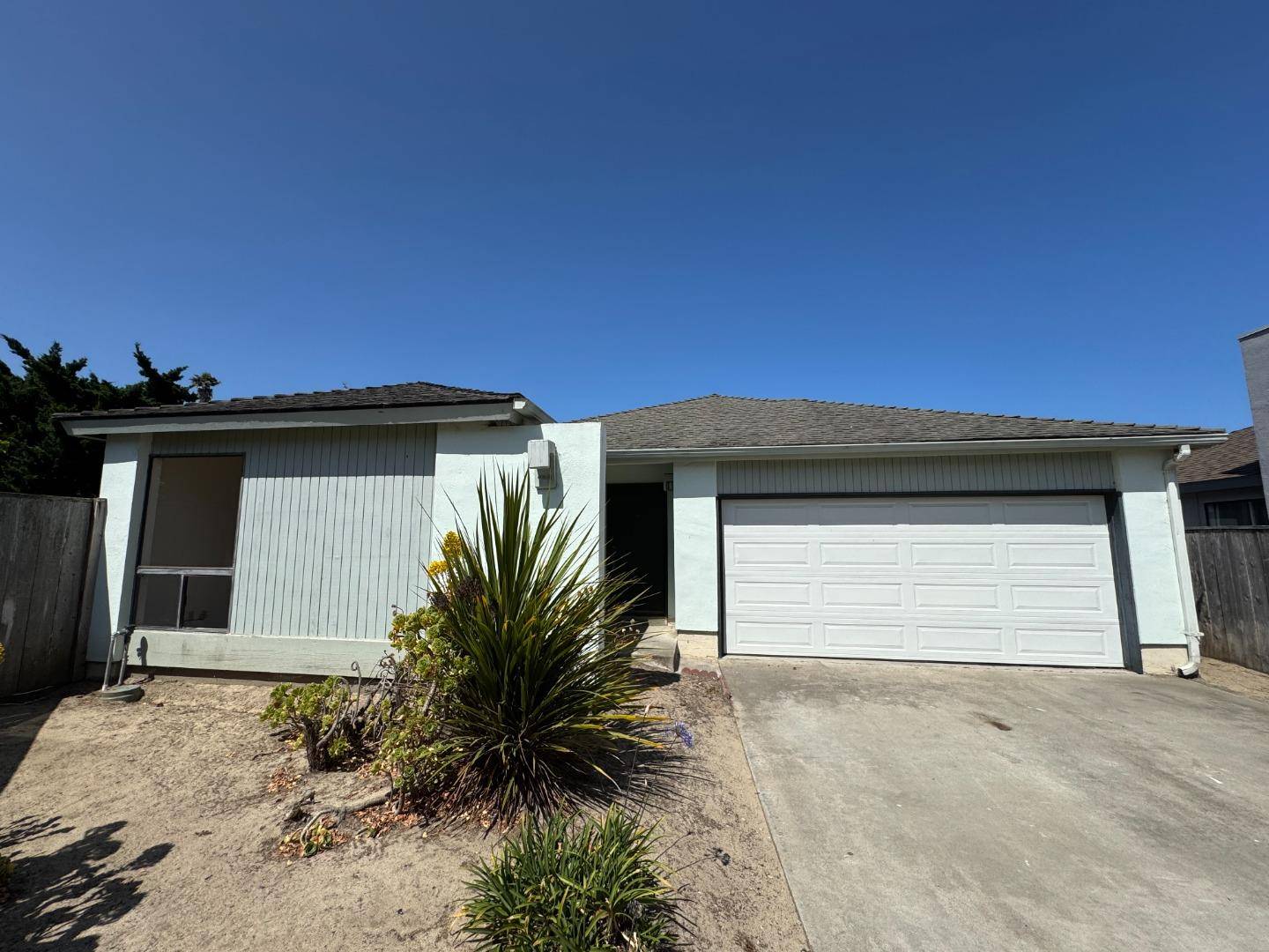 162 Linde CIR, Marina, CA 93933