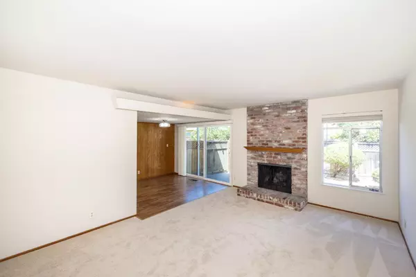 Redwood City, CA 94061,1648 Oak AVE