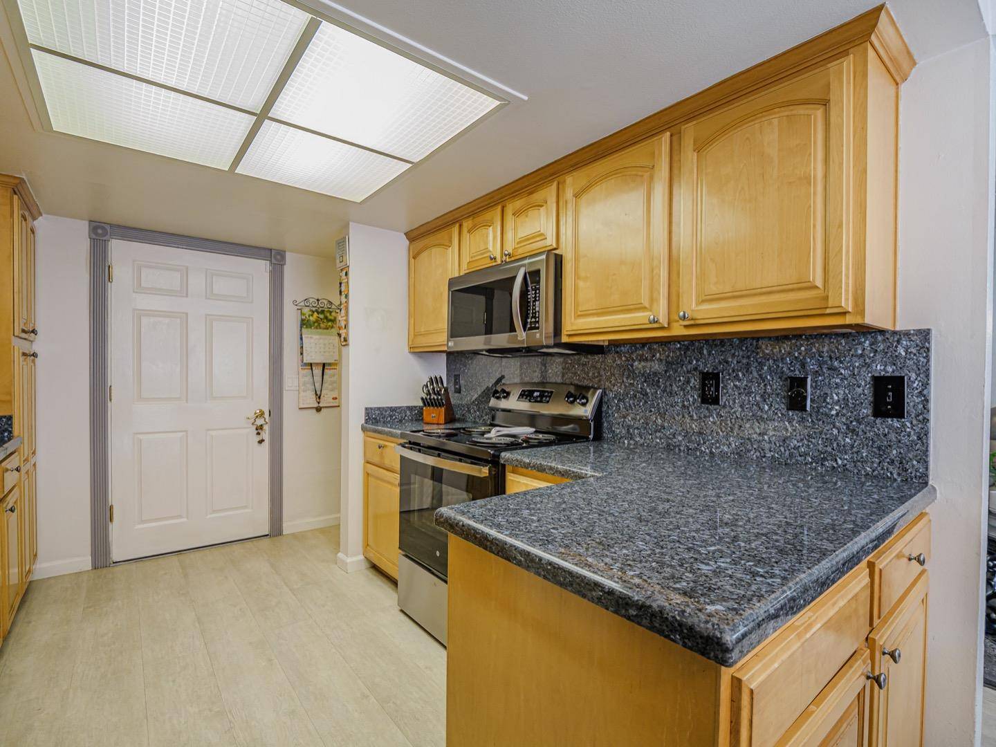 Watsonville, CA 95076,179 Terry LOOP