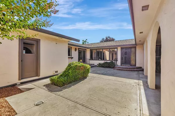 Hollister, CA 95023,1870 Cushman ST