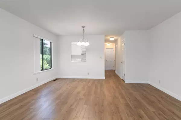 Gilroy, CA 95020,1555 Hecker Pass RD C101
