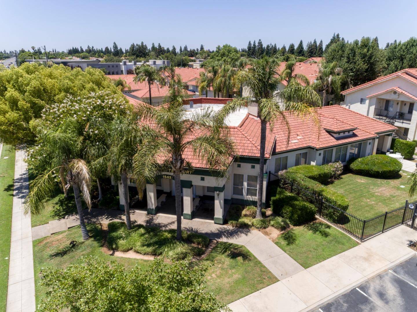 Fresno, CA 93720,1542 E Alluvial AVE 128