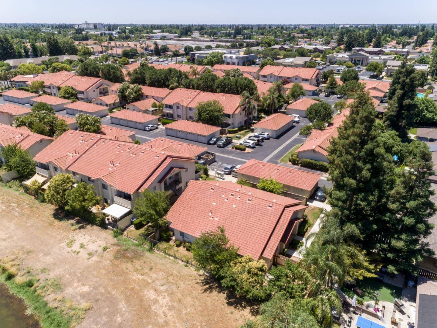 Fresno, CA 93720,1542 E Alluvial AVE 128