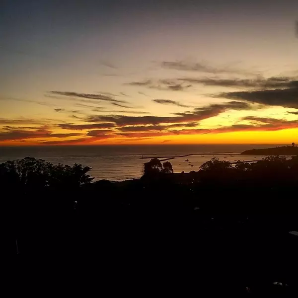Half Moon Bay, CA 94019,215 El Granada BLVD