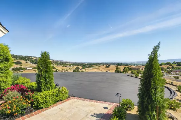 Gilroy, CA 95020,2525 Bridle Path DR