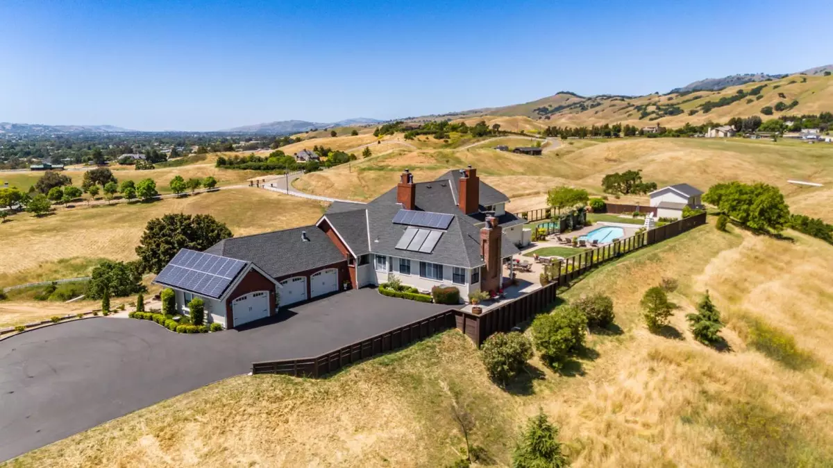 Gilroy, CA 95020,2525 Bridle Path DR