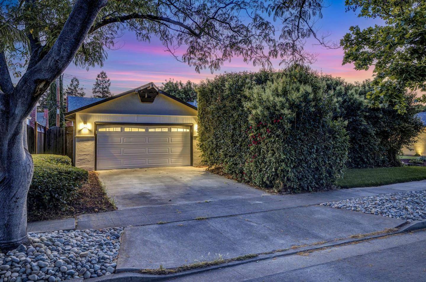 San Jose, CA 95117,737 Hamann DR