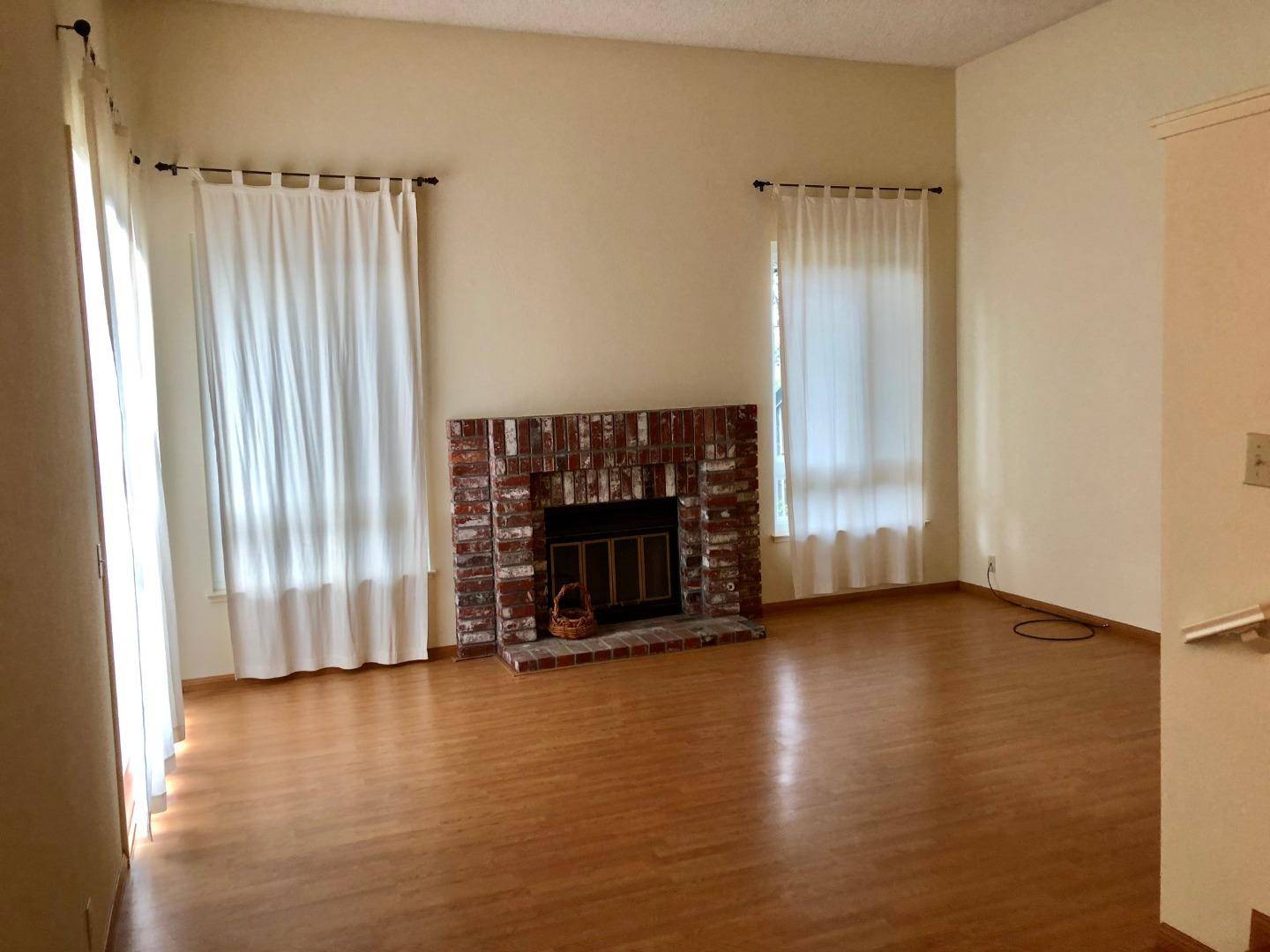 South San Francisco, CA 94080,82 Crown CIR