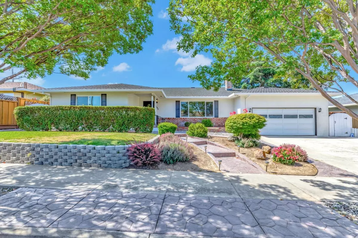 Hollister, CA 95023,1081 Oak ST