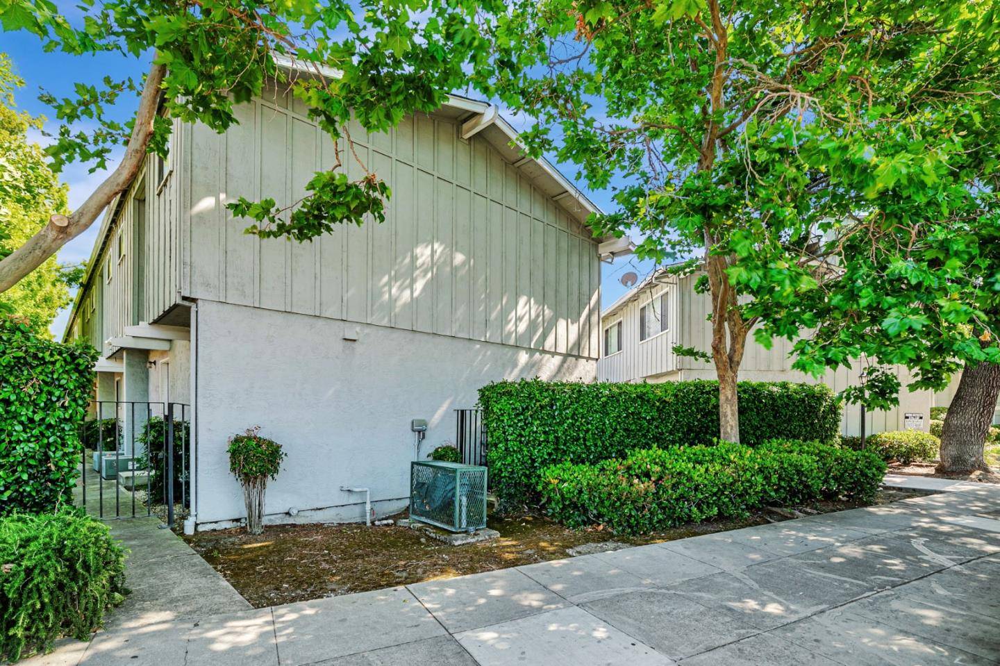 Santa Clara, CA 95051,2868 Homestead RD
