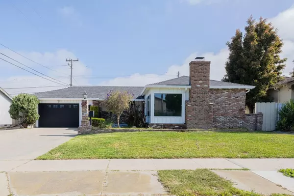 Salinas, CA 93906,114 Iris DR