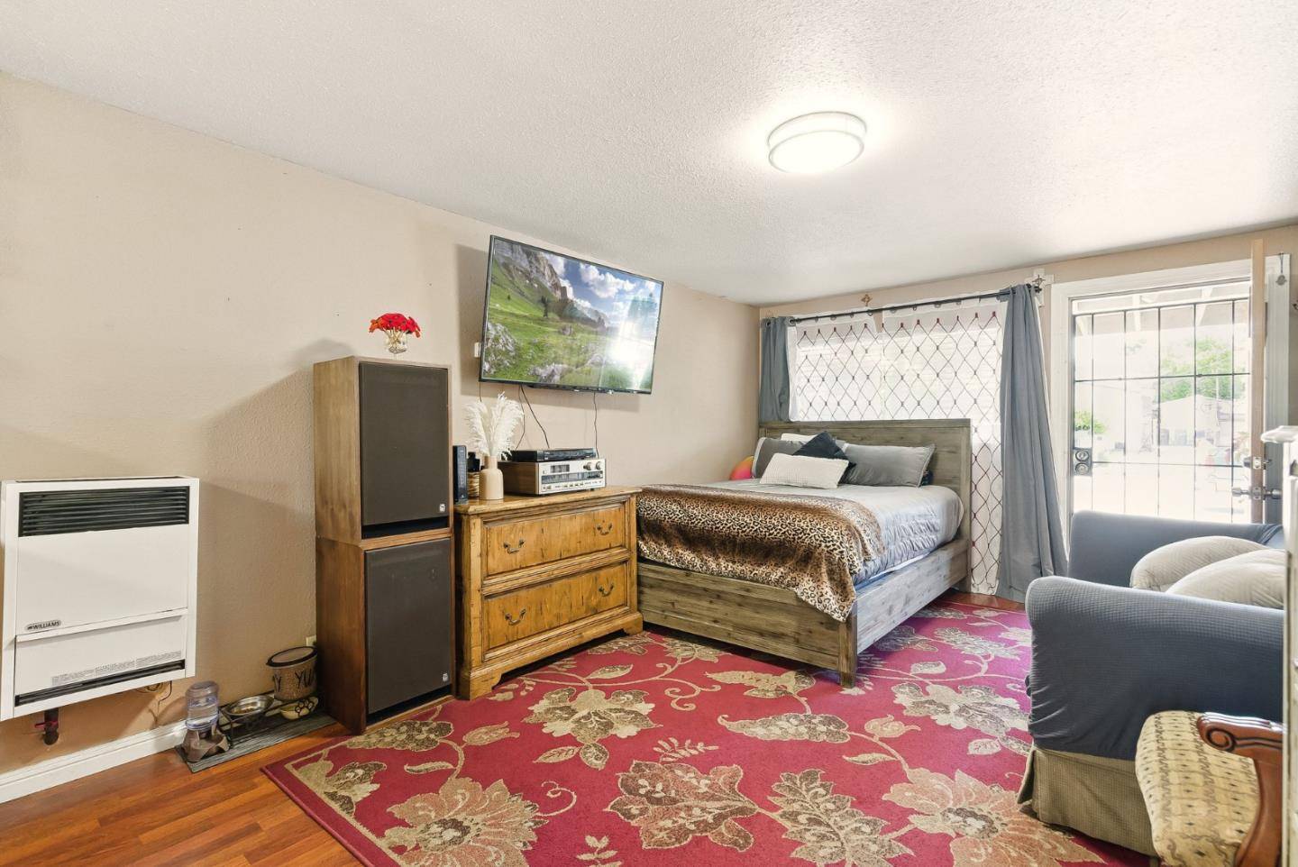 Redwood City, CA 94063,109 Dumbarton AVE