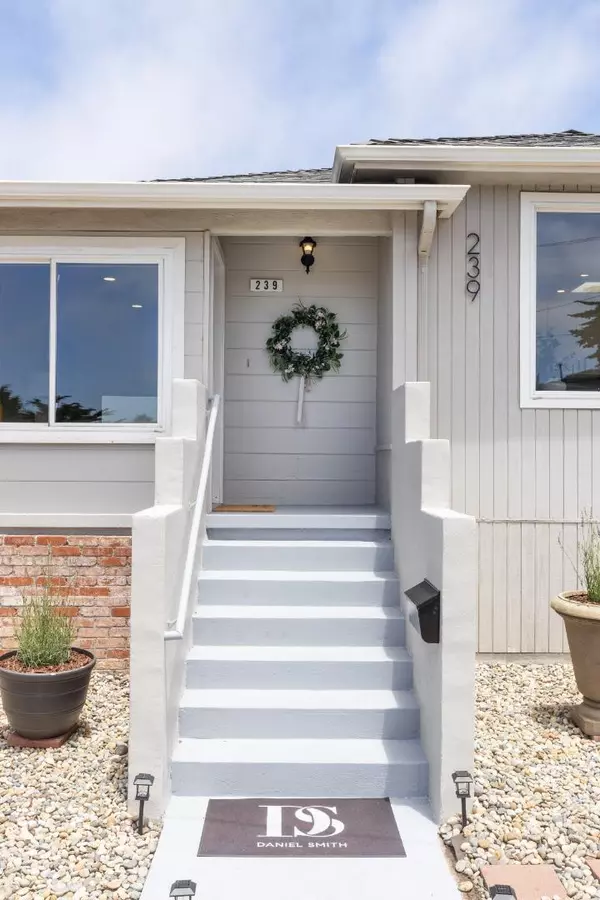 Pacifica, CA 94044,239 Monterey RD