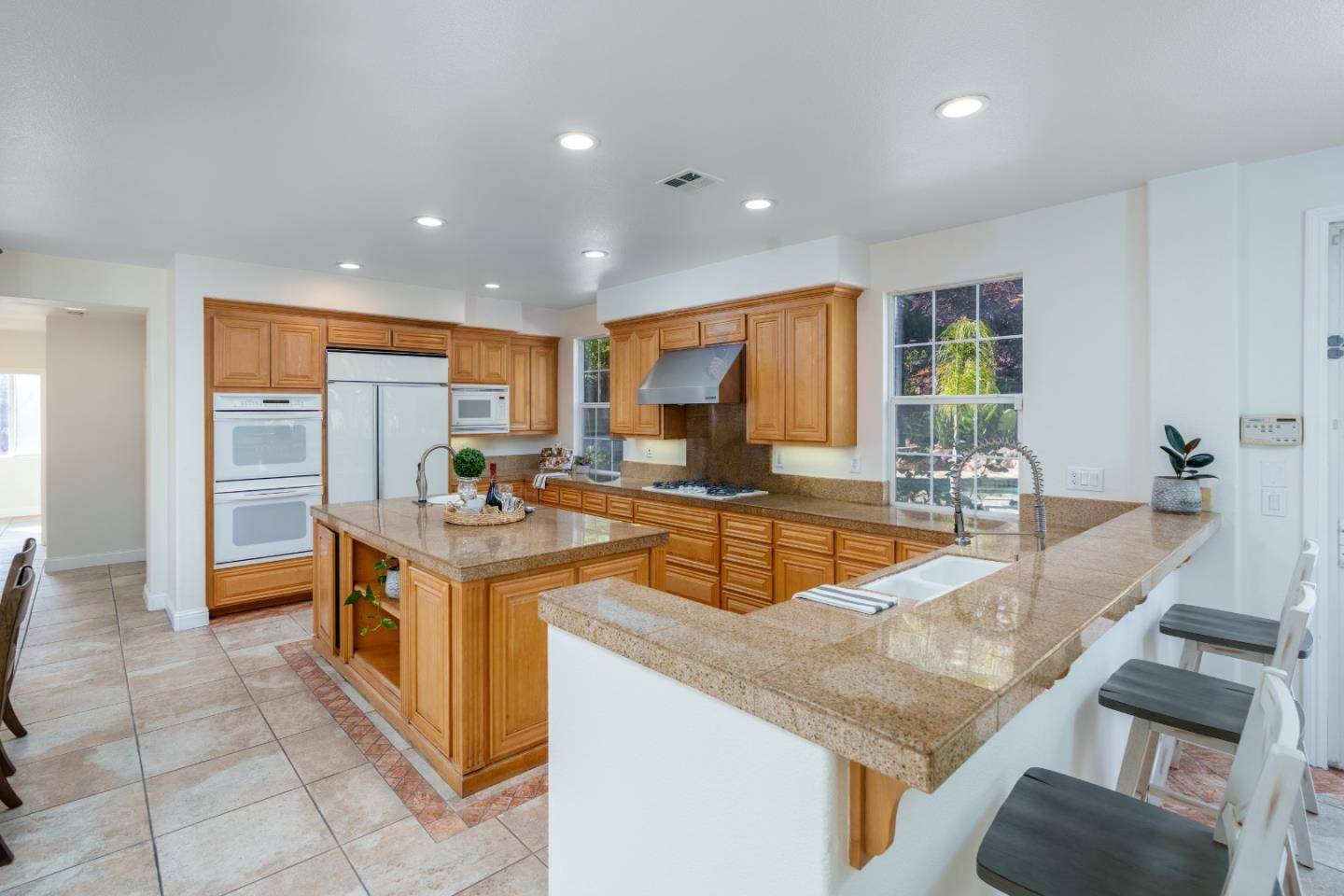 San Jose, CA 95121,2228 Terrena Valley DR