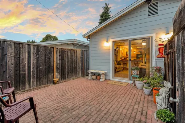 Santa Cruz, CA 95060,338 Dufour ST