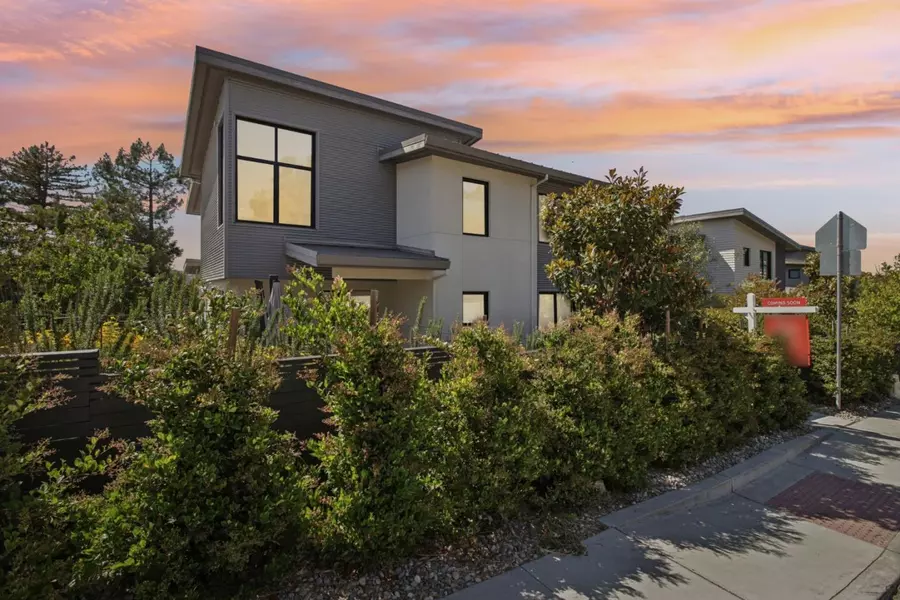 90 Gateway CT, San Carlos, CA 94070