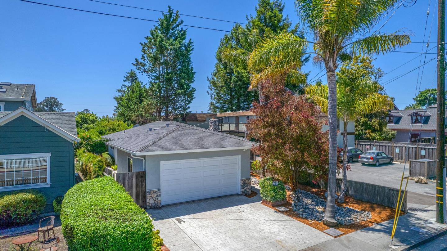 1422 Broadway, Santa Cruz, CA 95062
