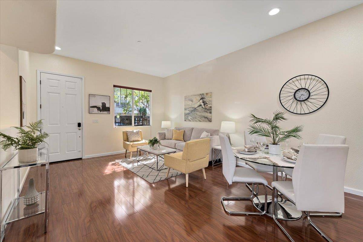 Milpitas, CA 95035,896 Towne DR