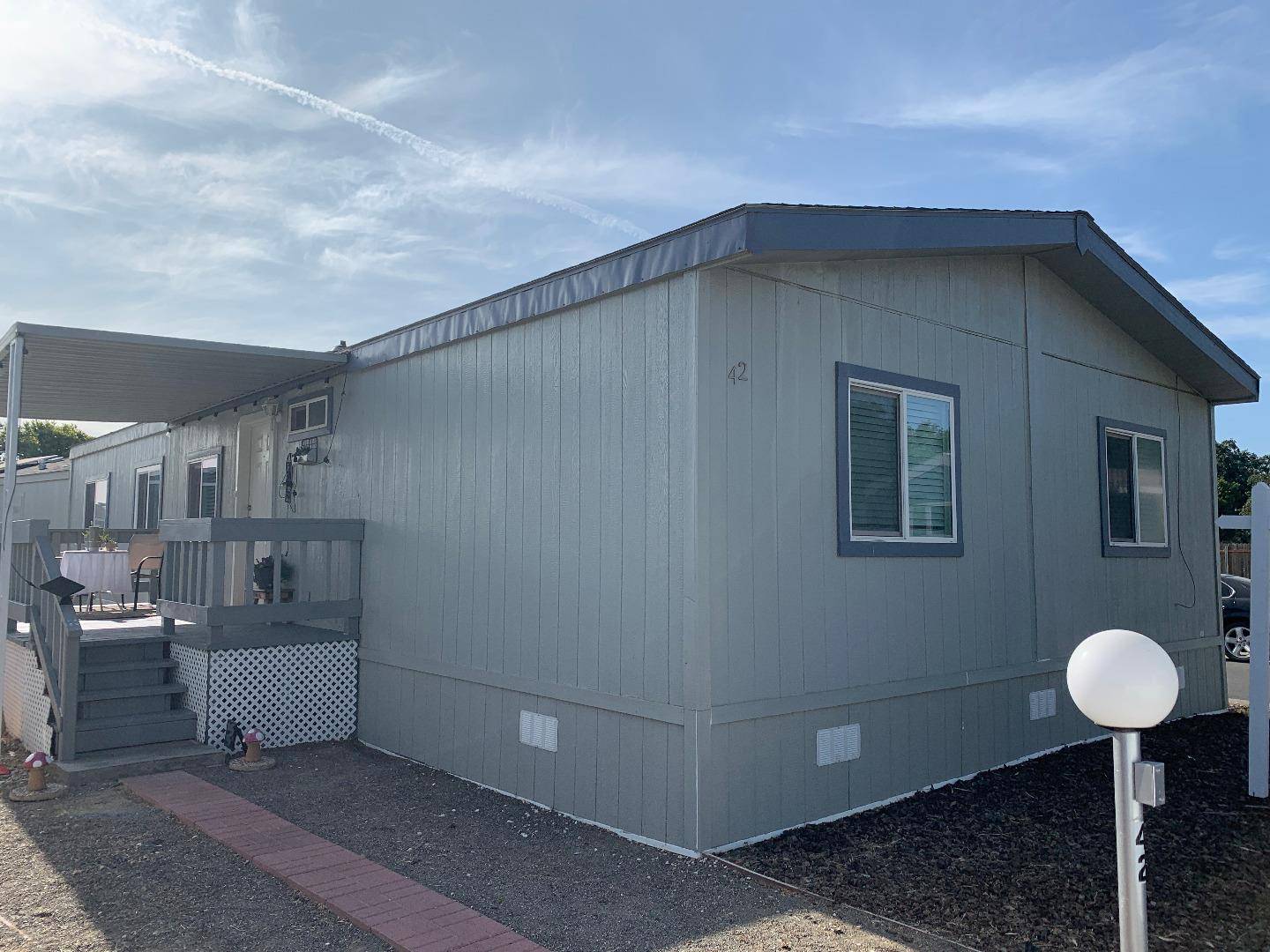 42 Erma LN 42, Davis, CA 95618
