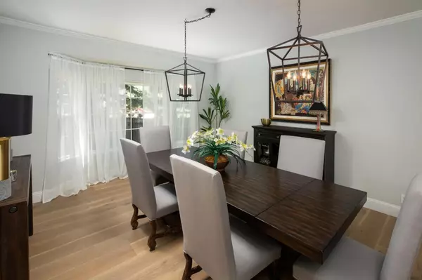 Redwood City, CA 94061,4 Woodleaf AVE