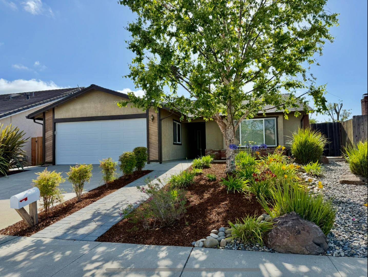 881 Bonnie View DR, Hollister, CA 95023