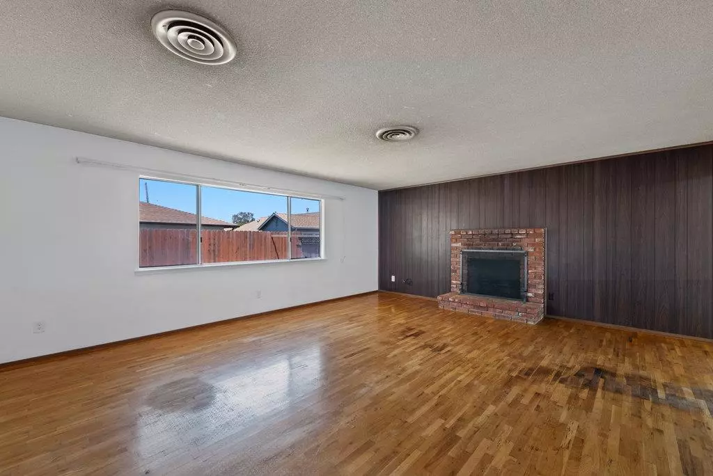 Santa Cruz, CA 95062,2107 Chanticleer AVE
