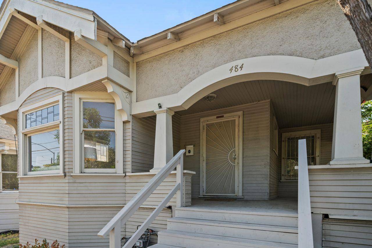 San Jose, CA 95112,484 E Saint John ST