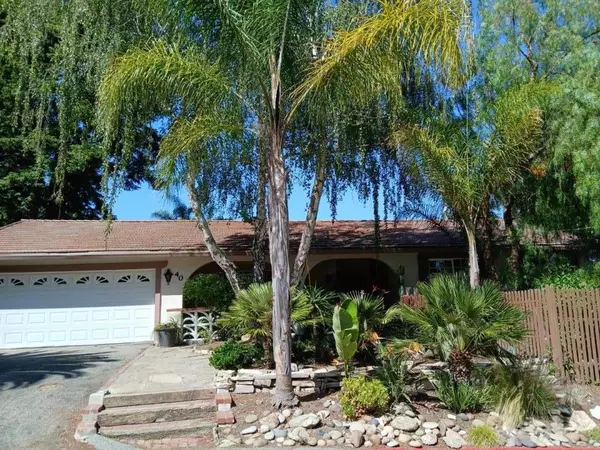 Scotts Valley, CA 95066,40 Cathy LN