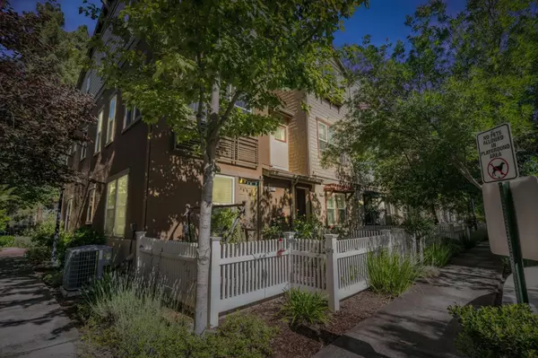 Sunnyvale, CA 94086,207 Peppermint Tree TER 4