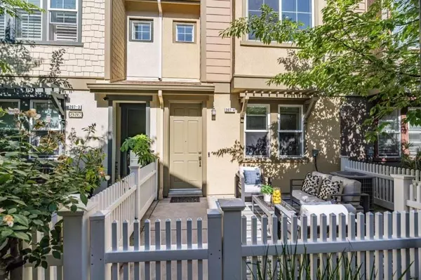 Sunnyvale, CA 94086,207 Peppermint Tree TER 4