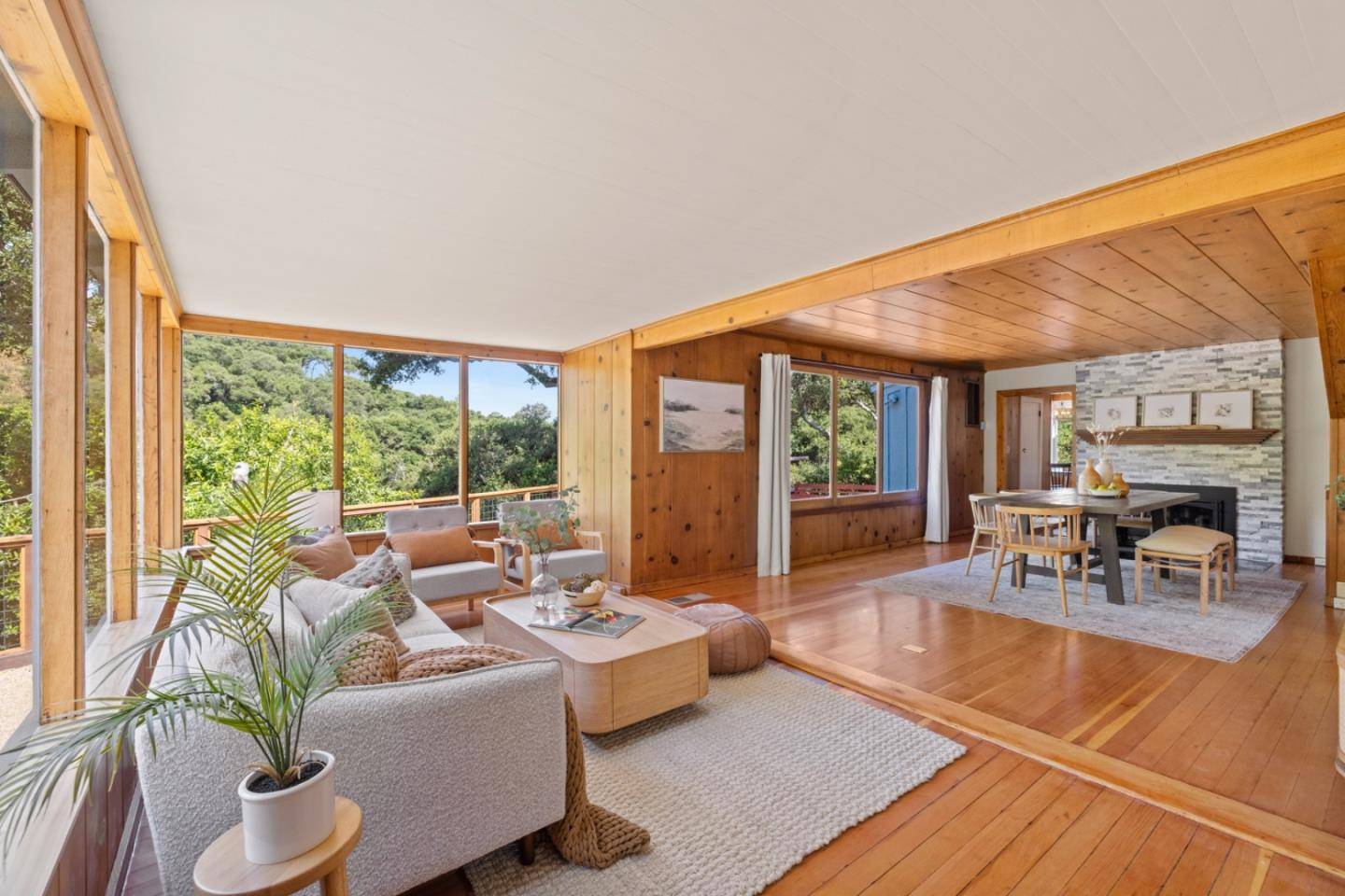 18 Upper CIR, Carmel Valley, CA 93924